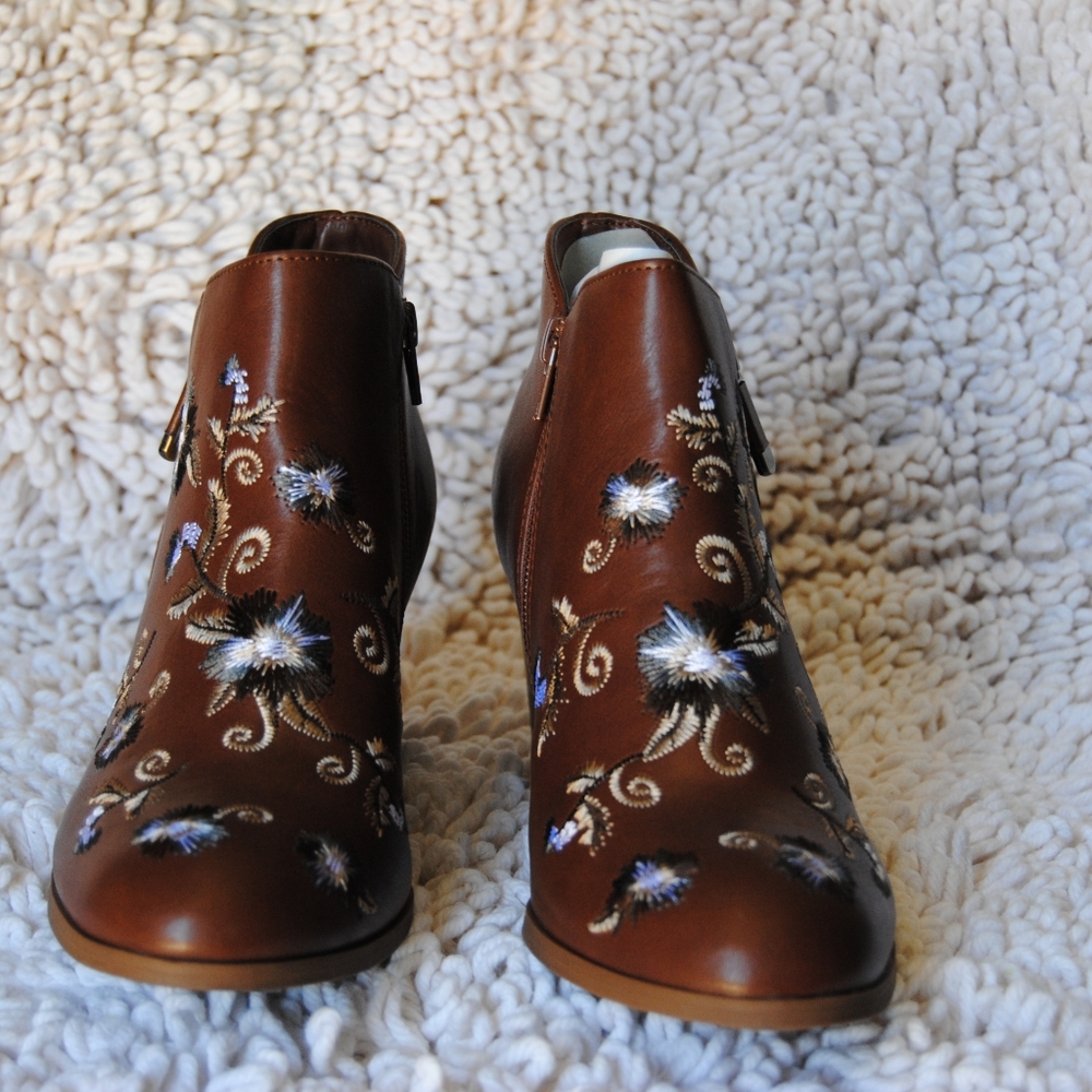 Brown Flower Boot Heels